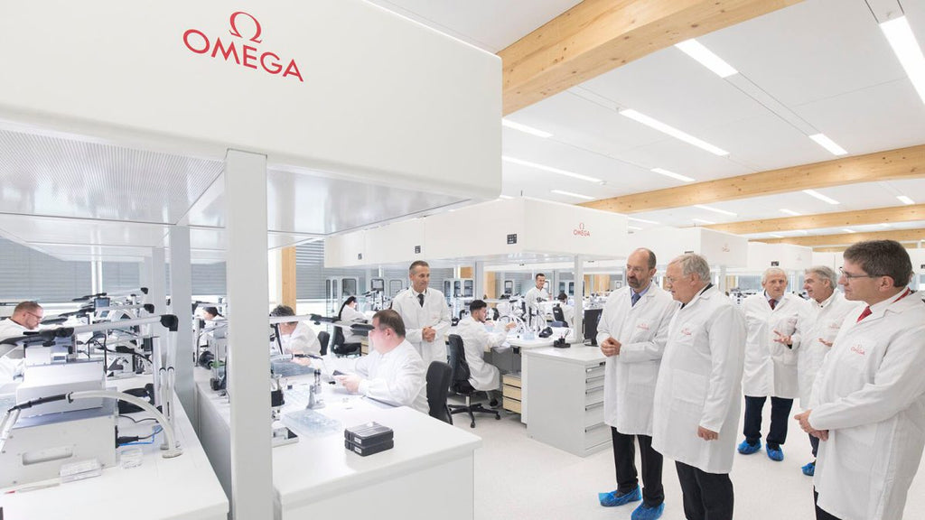 1 750 employés, 3 manufactures suisses : voici comment Omega produit ses montres sans quitter la Suisse
