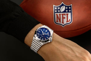 Breitling devient le chronométreur officiel de la NFL avec une collection inédite