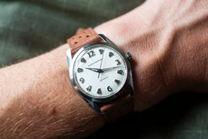 Cette montre de 35 mm étonne les passionnés : compact, militaire, vintage… et à moins de 800 €