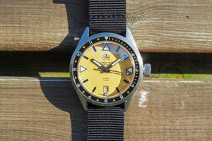 Résistante à 1000 mètres, en série limitée : cette montre suisse perturbe le marché en 2025