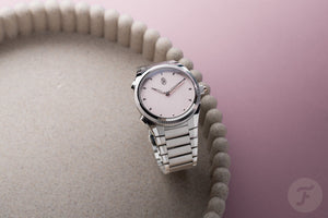 C’est l’une des montres suisses les plus complexes de 2025… et son cadran rose glace intrigue