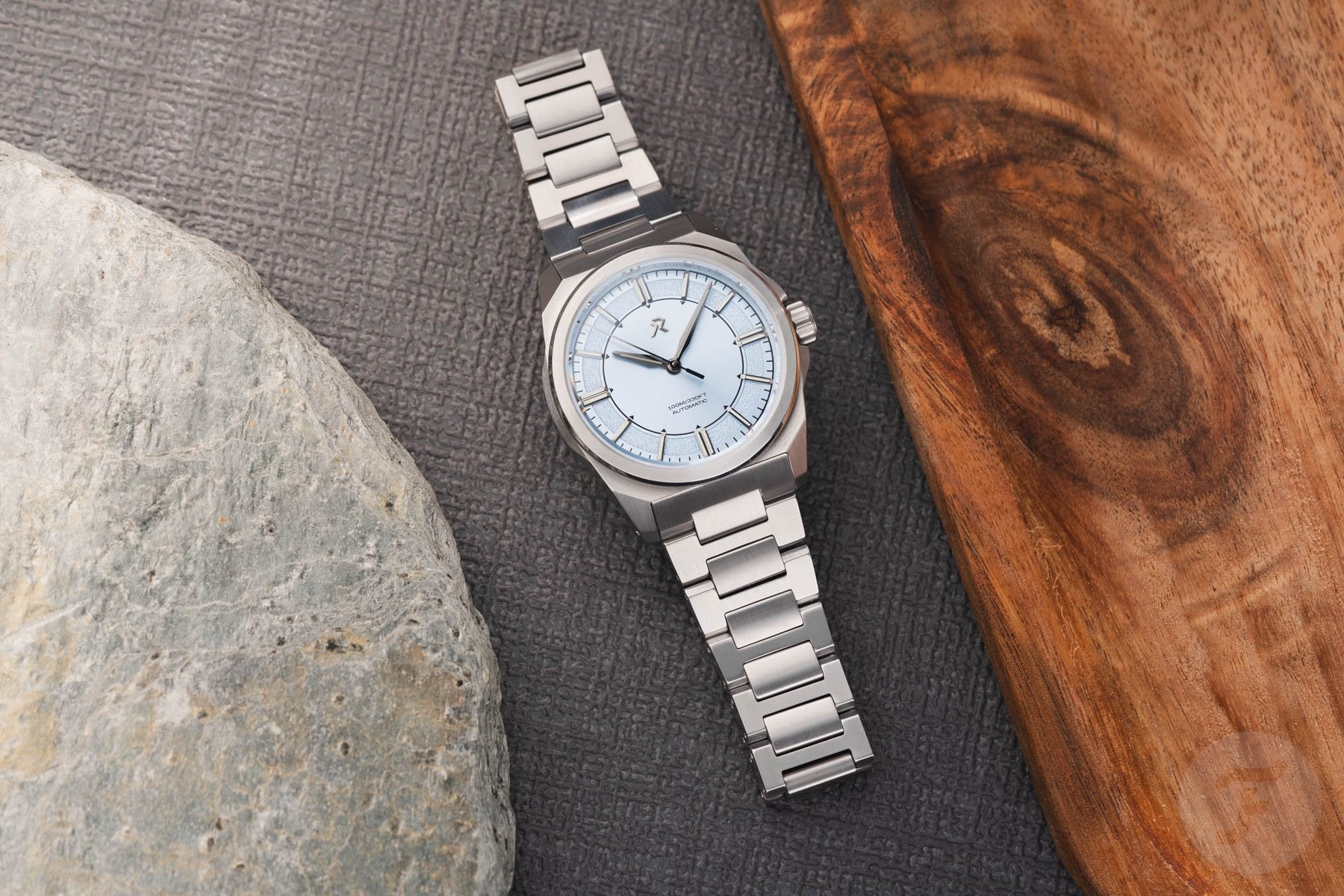 RZE bouscule le marché en 2025 avec cette montre titane ultra-légère à moins de 500 €