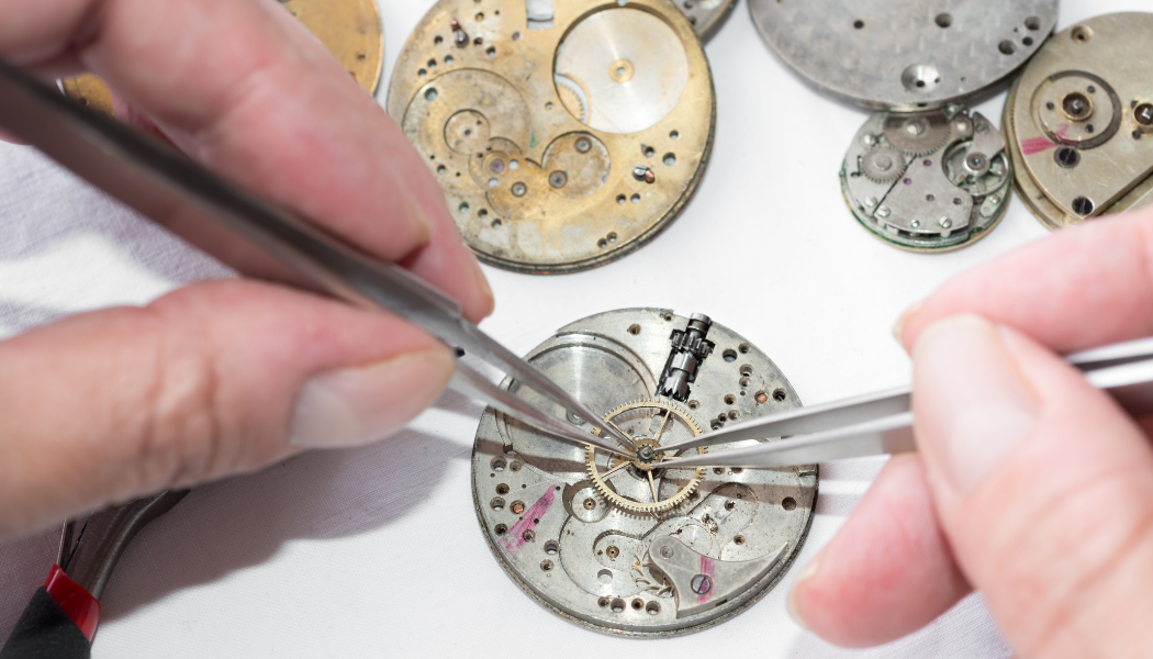 Montre automatique qui s'arrête : attention, cette erreur de remontage peut l'endommager définitivement (voici comment l'éviter)