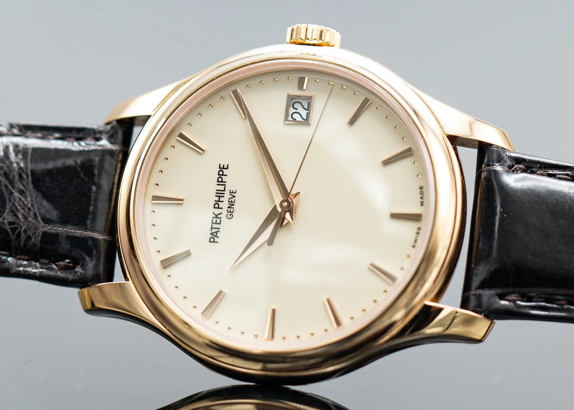 LA CALATRAVA DE PATEK PHILIPPE RESTE LA MONTRE HABILLÉE LA PLUS ÉLÉGANTE SELON LES EXPERTS