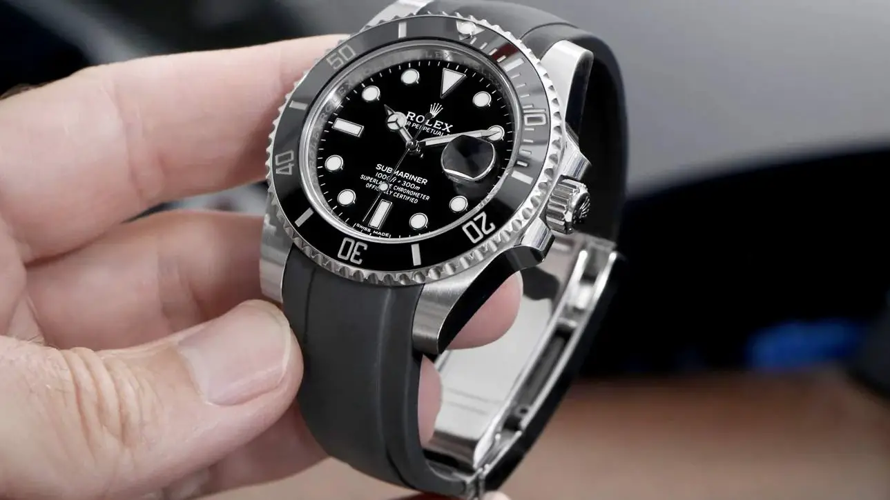 Oubliez l'acier, les montres Rolex caoutchouc sont la combinaison qui fait fureur en 2025!